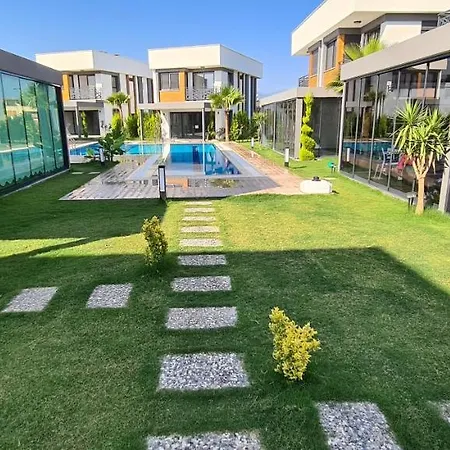 Traumvilla In Villa Kusadası